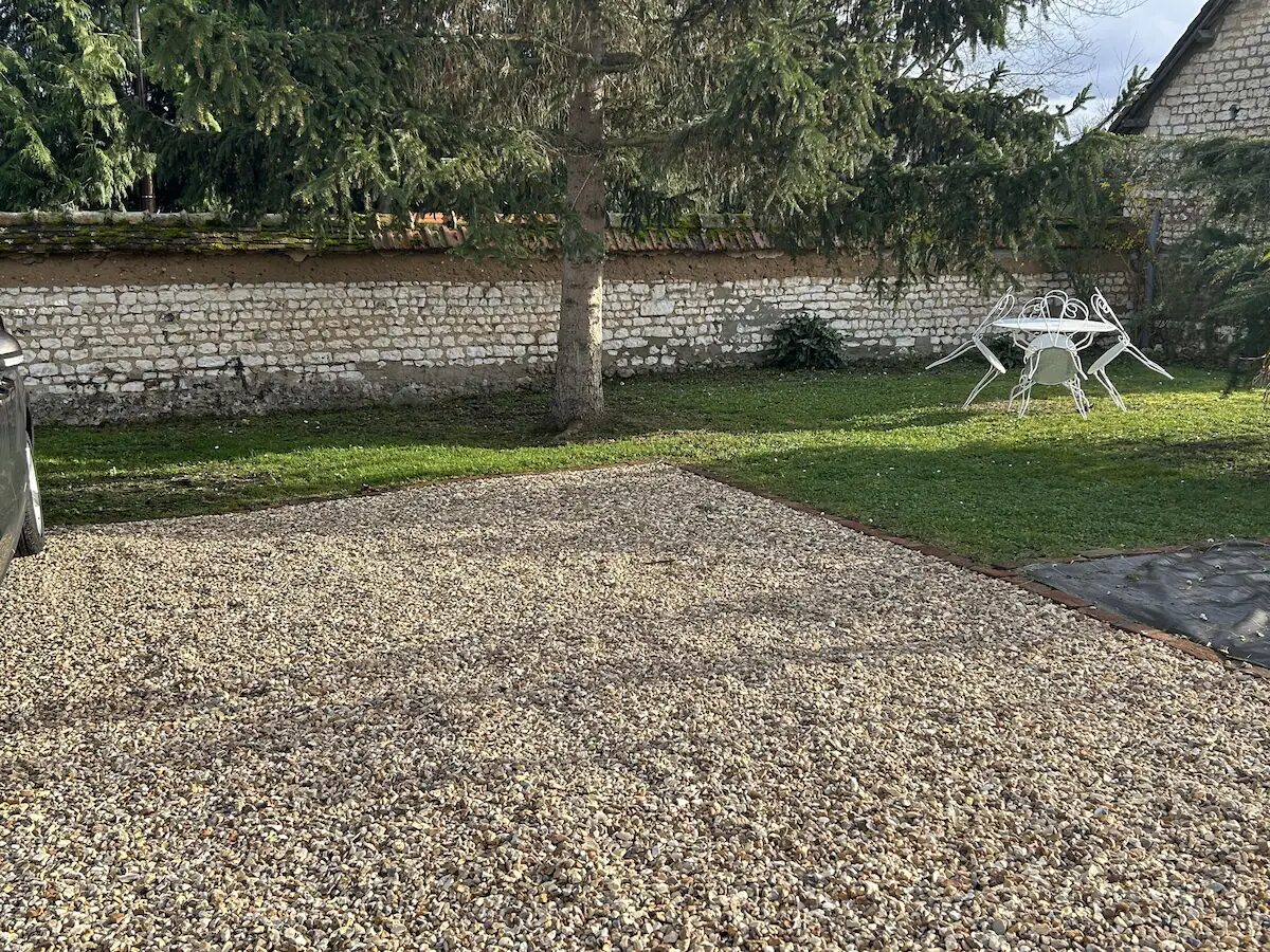 Allée et parking sécurisé